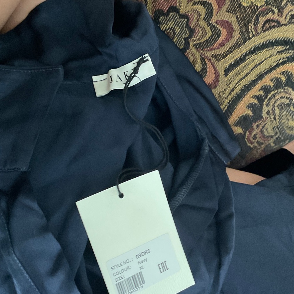 Elegant Navy Button-Down Shirt for Men - Picture 3 of 3